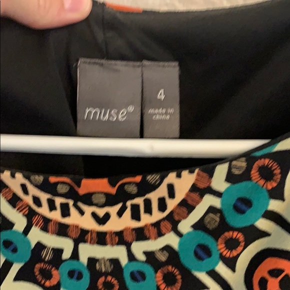 Muse dress size 4. - Picture 2 of 3
